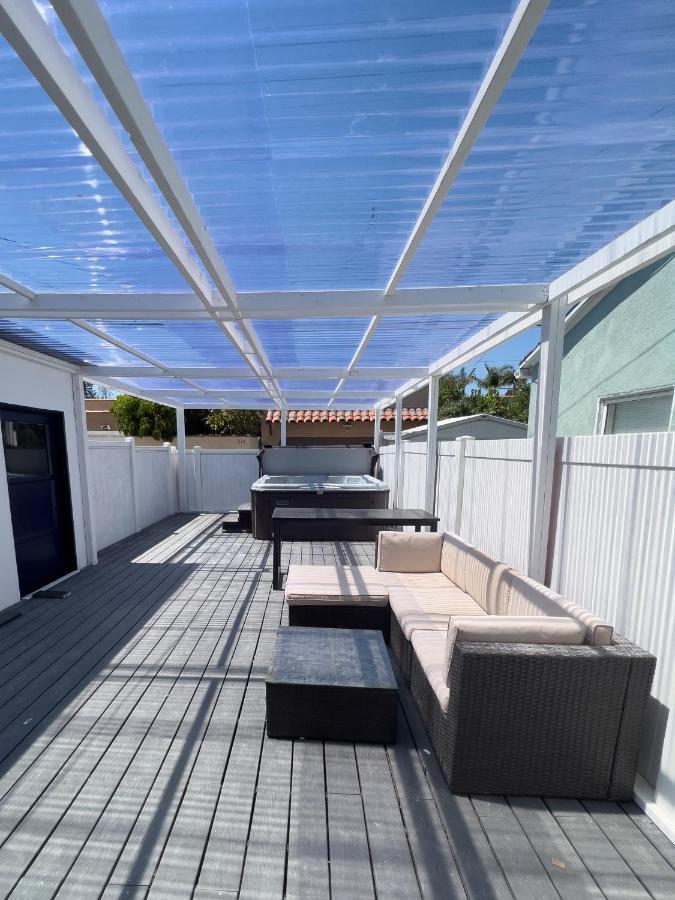 Luxury Villa With Hot Tub! Walk To Beach & Bars Long Beach Exterior photo